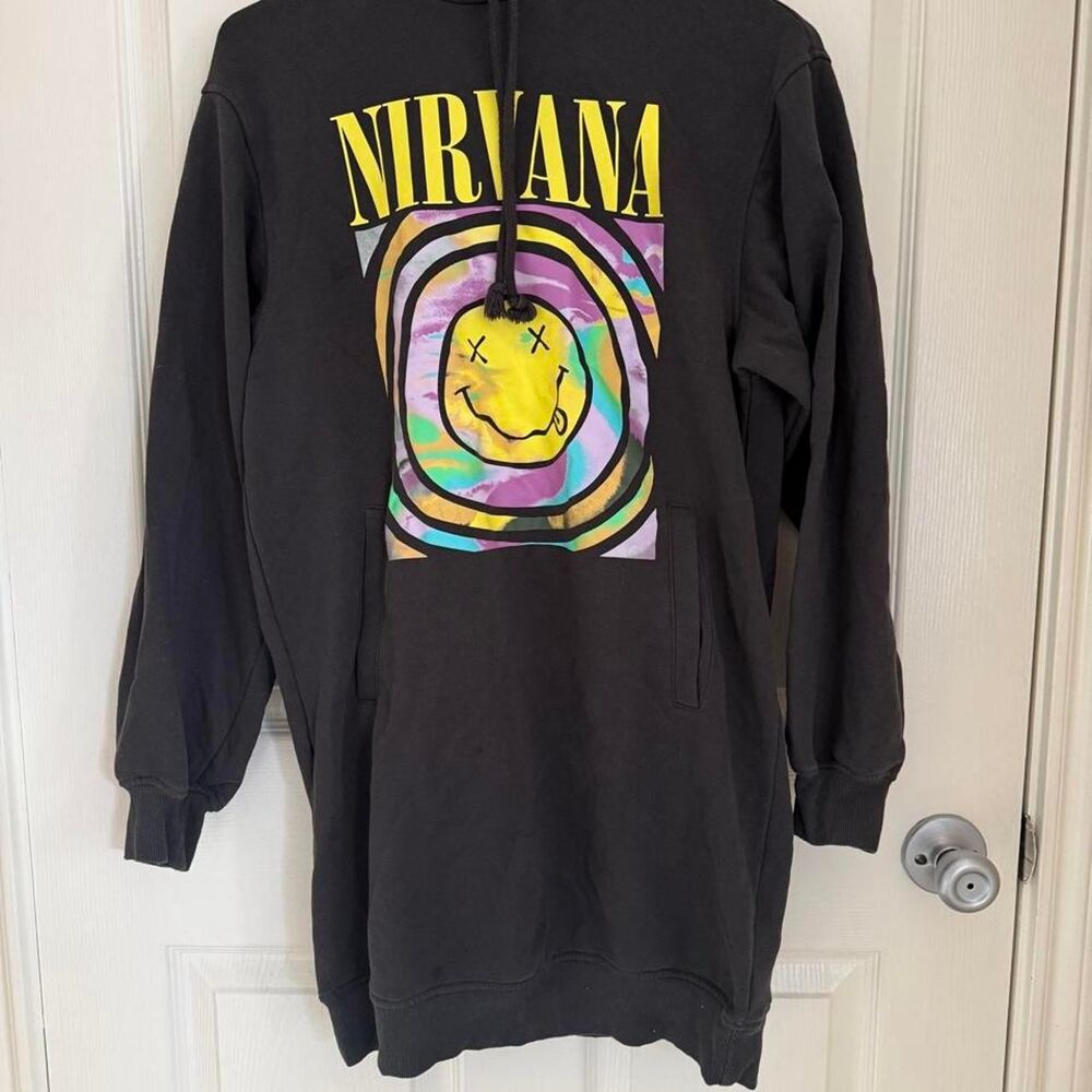 Nirvana Women's Black and Grey Hoodie